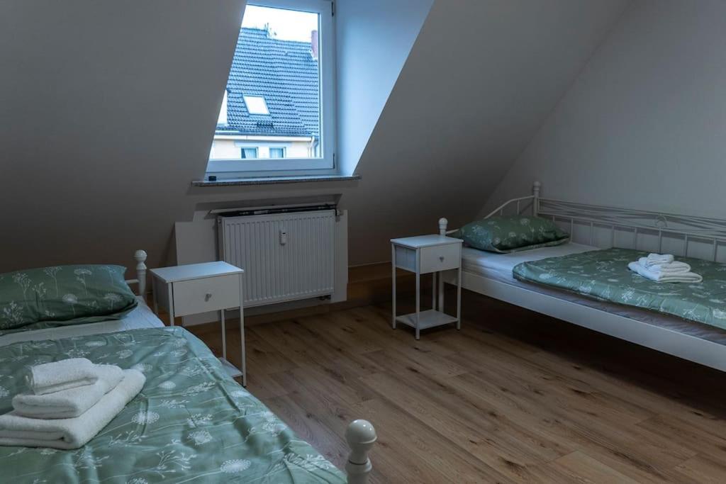 Moderne Ferienwohnung In Gelsenkirchen-Schalke Fuer 1 Bis 7 Personen Mit Terrasse, Ideal Fuer Gruppen & Stadionbesuche Exteriér fotografie