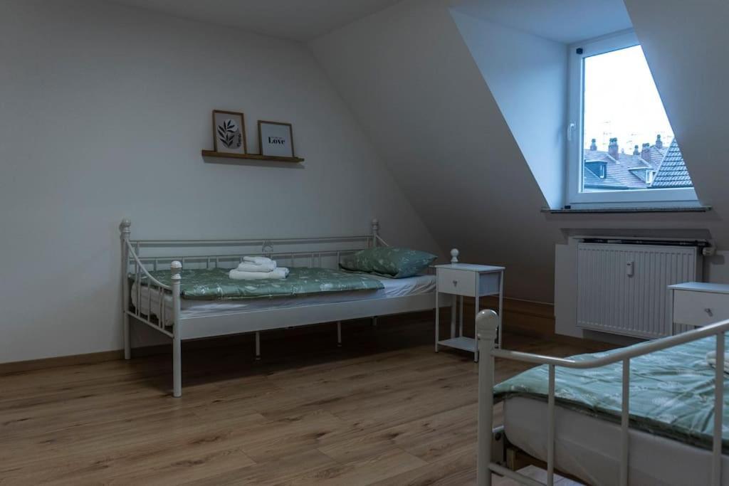 Moderne Ferienwohnung In Gelsenkirchen-Schalke Fuer 1 Bis 7 Personen Mit Terrasse, Ideal Fuer Gruppen & Stadionbesuche Exteriér fotografie