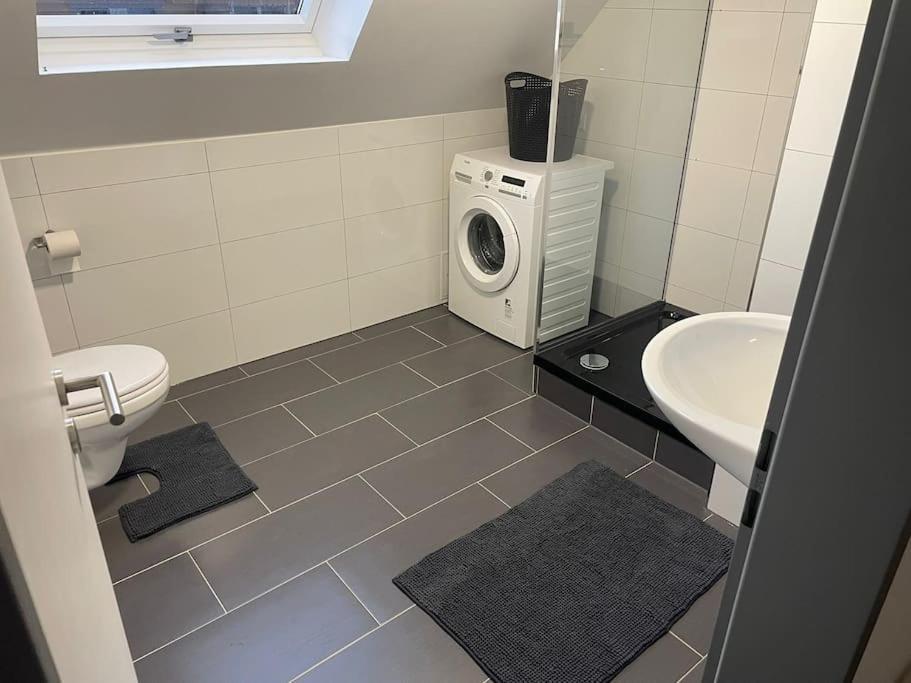 Moderne Ferienwohnung In Gelsenkirchen-Schalke Fuer 1 Bis 7 Personen Mit Terrasse, Ideal Fuer Gruppen & Stadionbesuche Exteriér fotografie