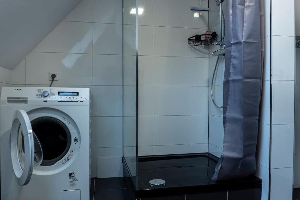 Moderne Ferienwohnung In Gelsenkirchen-Schalke Fuer 1 Bis 7 Personen Mit Terrasse, Ideal Fuer Gruppen & Stadionbesuche Exteriér fotografie