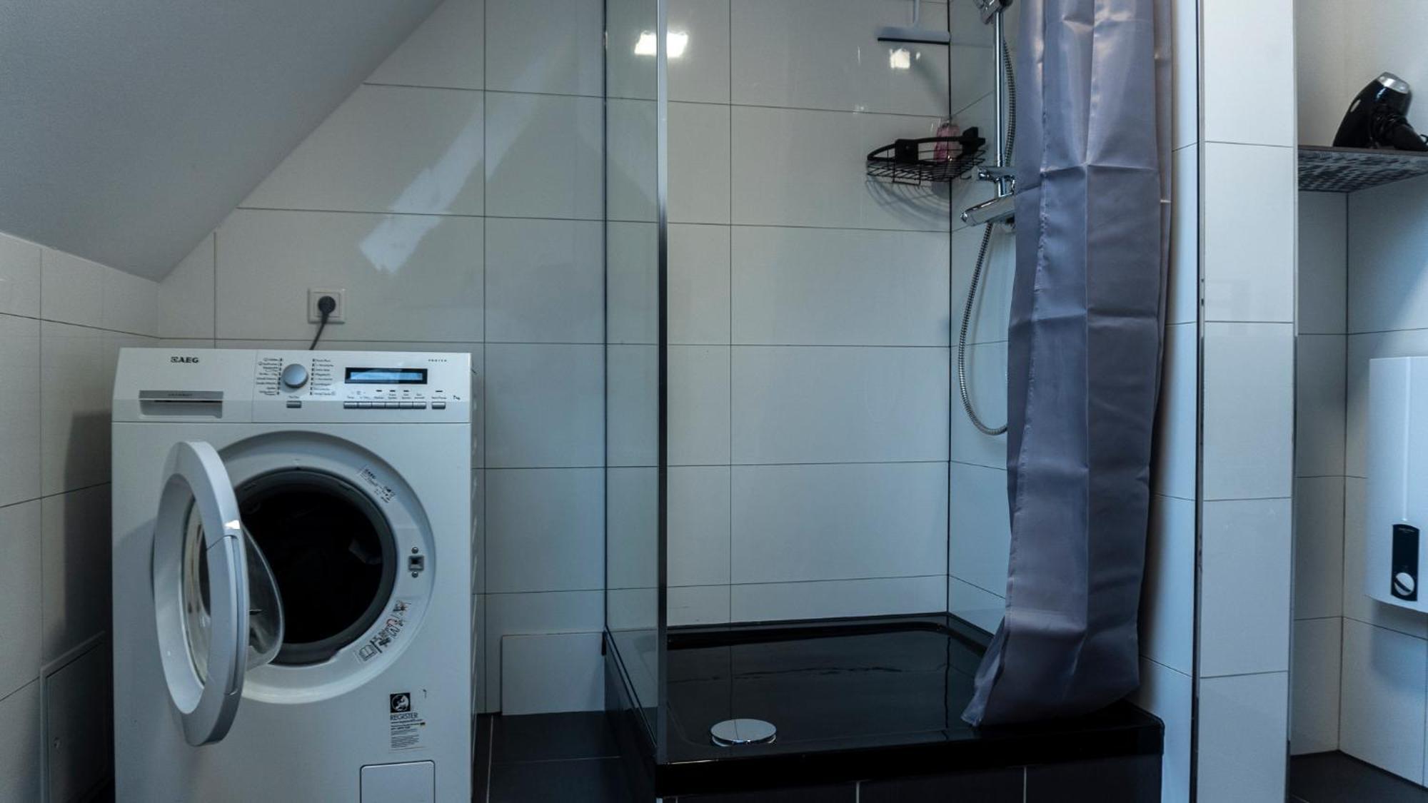 Moderne Ferienwohnung In Gelsenkirchen-Schalke Fuer 1 Bis 7 Personen Mit Terrasse, Ideal Fuer Gruppen & Stadionbesuche Exteriér fotografie